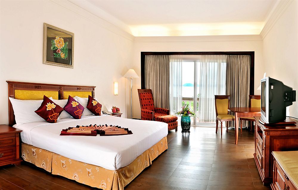 Royal Villas Halong Hạ Long Extérieur photo