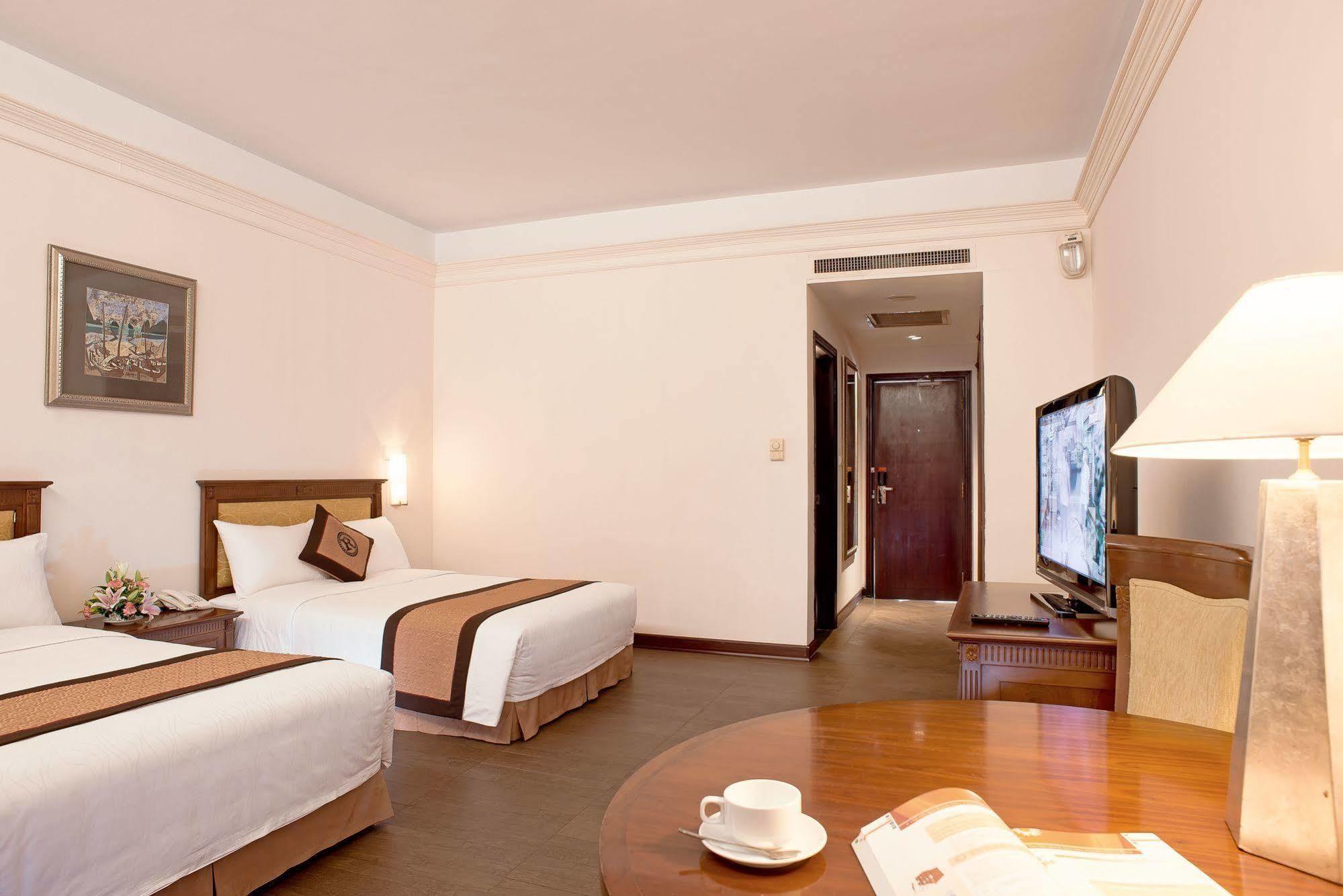 Royal Villas Halong Hạ Long Extérieur photo