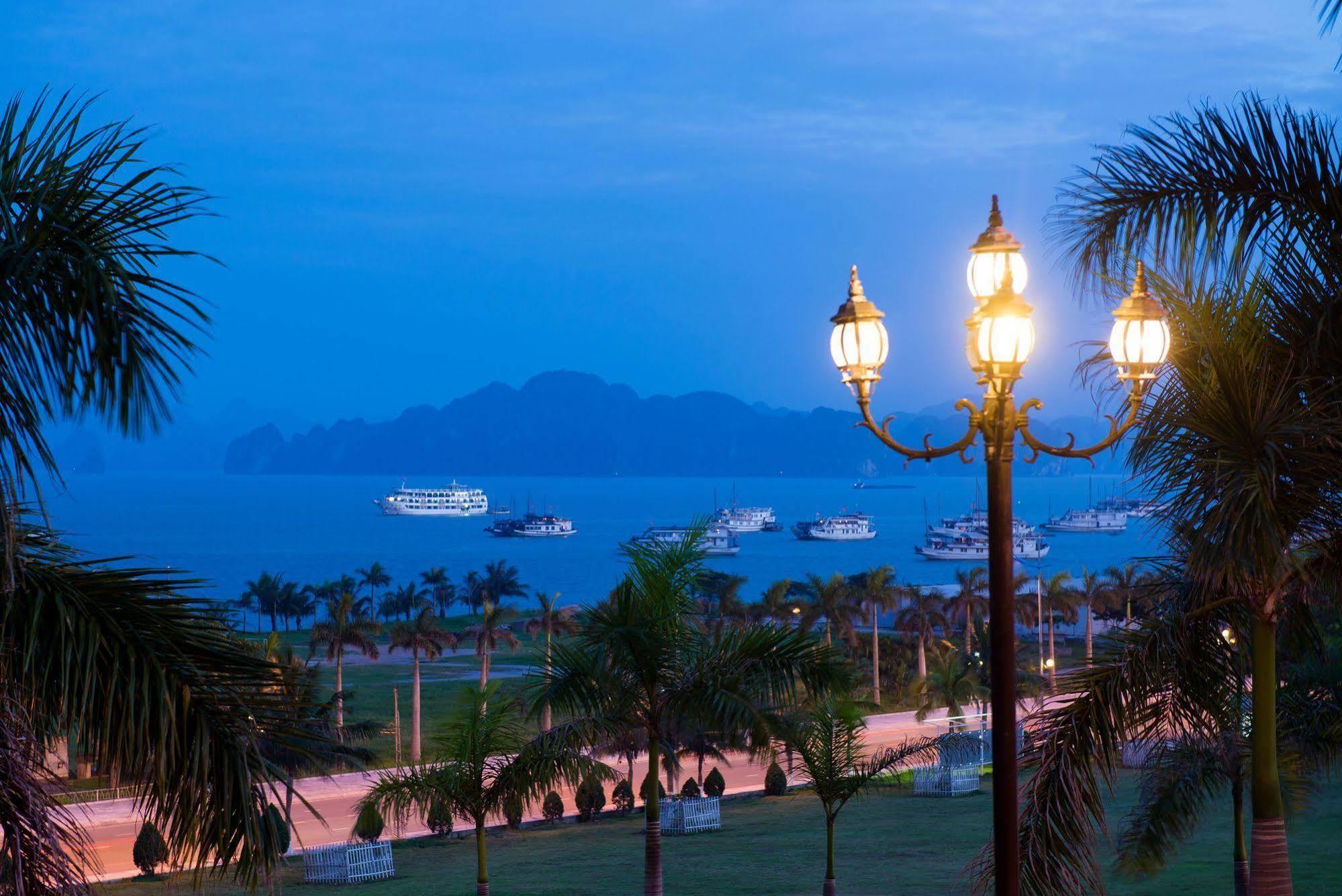 Royal Villas Halong Hạ Long Extérieur photo